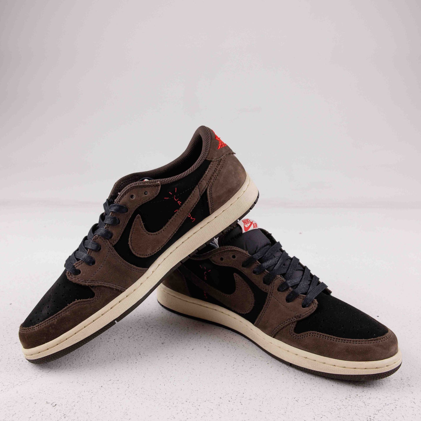Jordan 1 Retro Low OG SP Travis Scott Mocha - Used - 1602