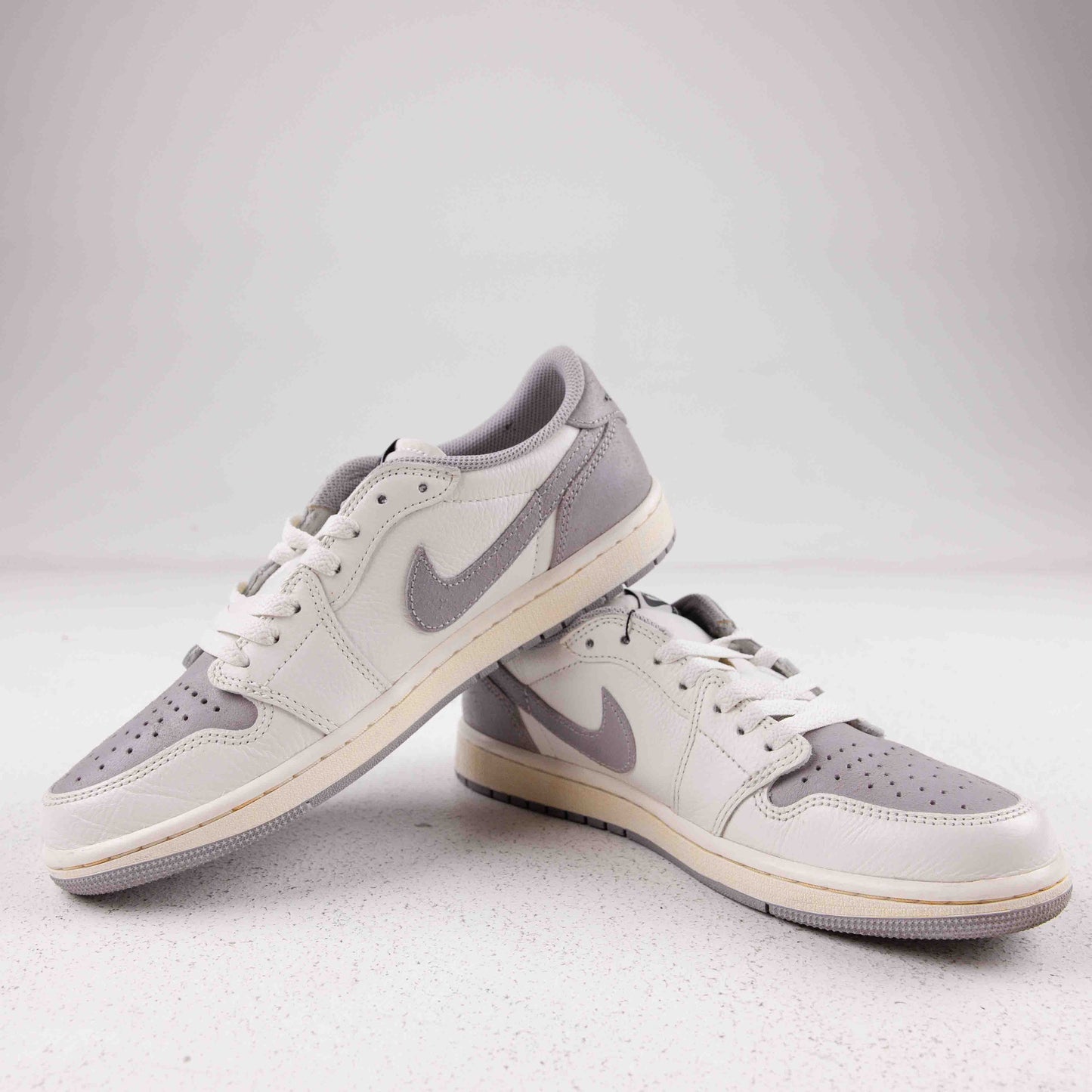 Jordan 1 Retro Low OG Atmosphere Grey - Used - 4308