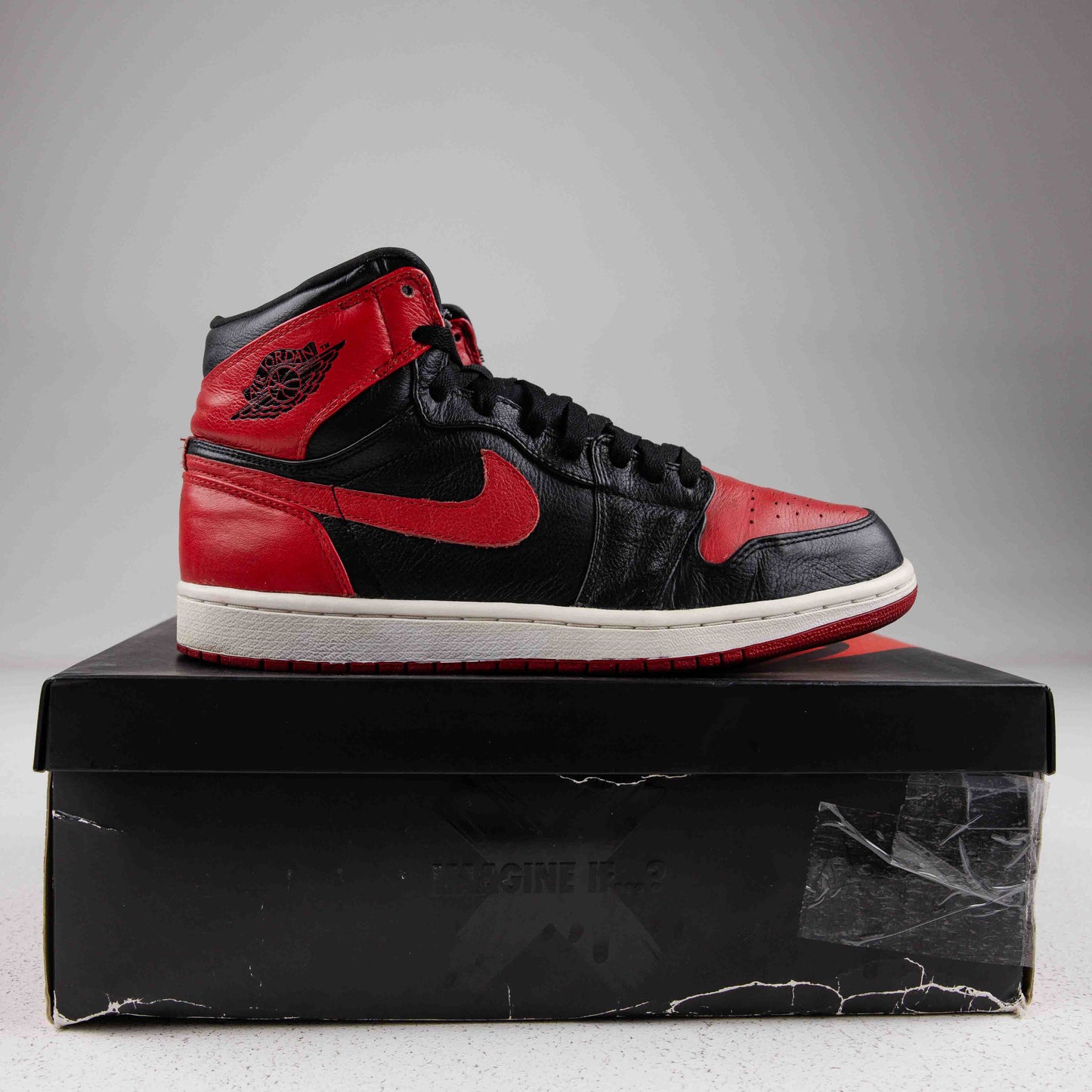 Jordan 1 Retro Banned (B-Grade) (2011) - Used - 3604