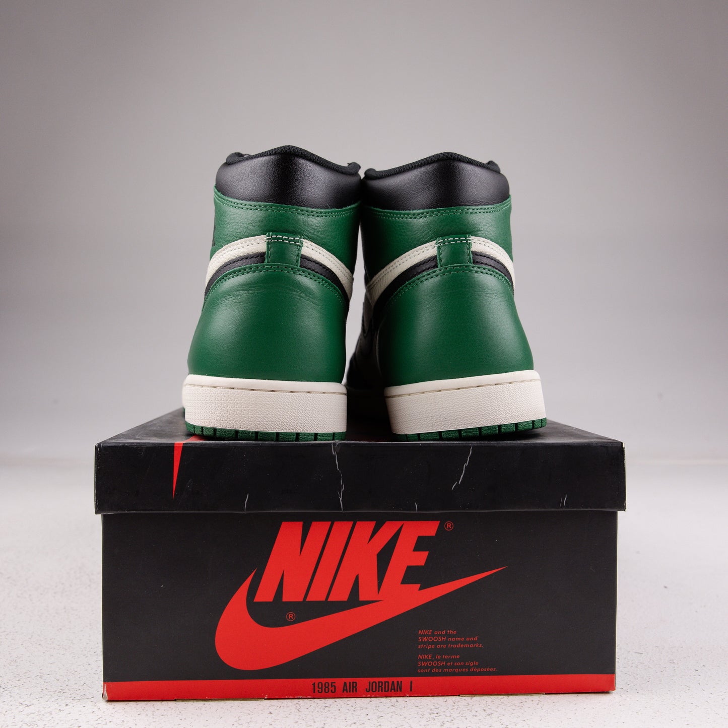 Jordan 1 Retro High Pine Green Black - Used - 3655