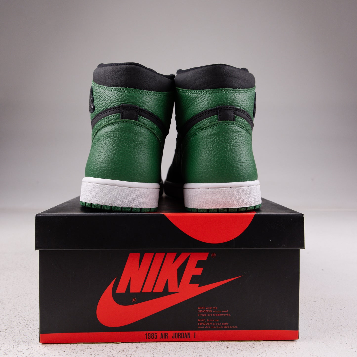 Jordan 1 Retro High Pine Green - Used - 3657
