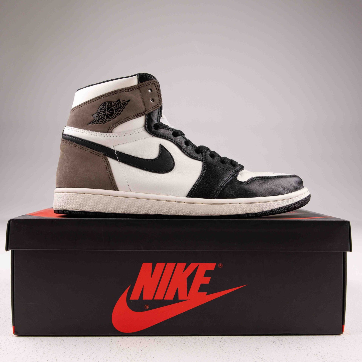 Jordan 1 Retro High Dark Mocha - Used - 4193