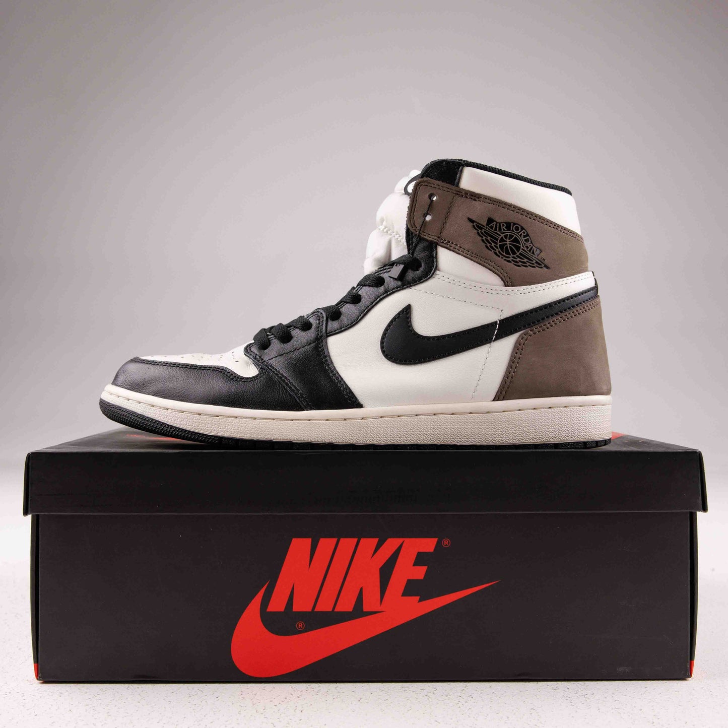 Jordan 1 Retro High Dark Mocha - Used - 4193